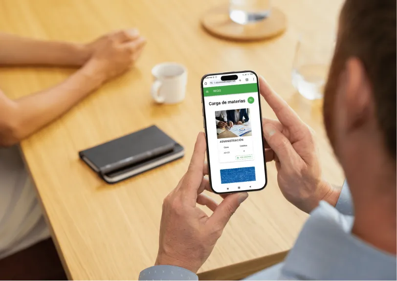 Mokup de la aplicación corriendo en un dispositivo móvil